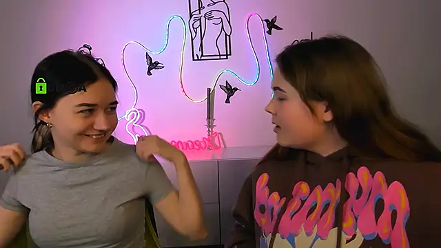 Snapshot of candy_flossie1 chatting on 12/18/25, 06:08 candy flossie1 online show from 12/18/25, 06:08