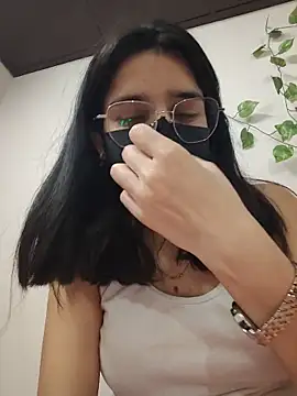 Snapshot of Sexolinaa chatting on 05/24/26, 05:40 Sexolinaa online show from 05/24/26, 05:40