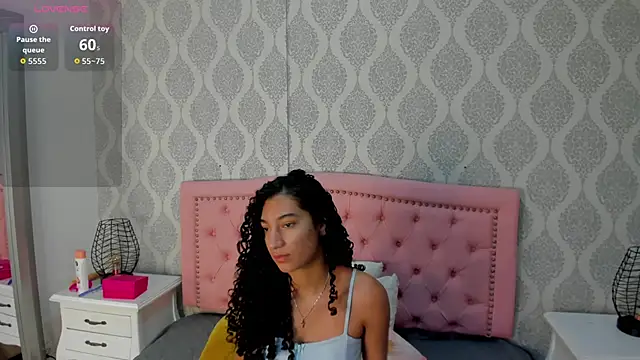 emma scott 7 online show from 04/22/26, 03:20