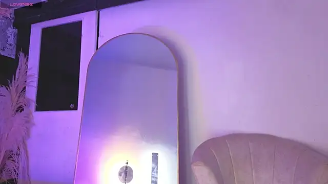 Snapshot of megan_lenon chatting on 06/14/26, 02:24 megan lenon online show from 06/14/26, 02:24