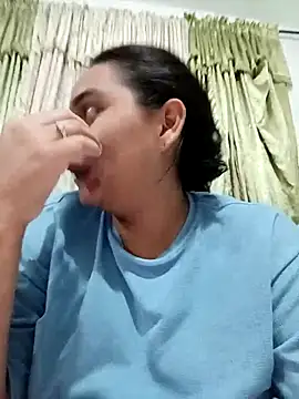 culona2417 online show from 12/19/25, 06:42