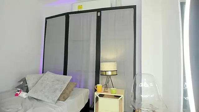 niicole steele  online show from 04/16/26, 09:39