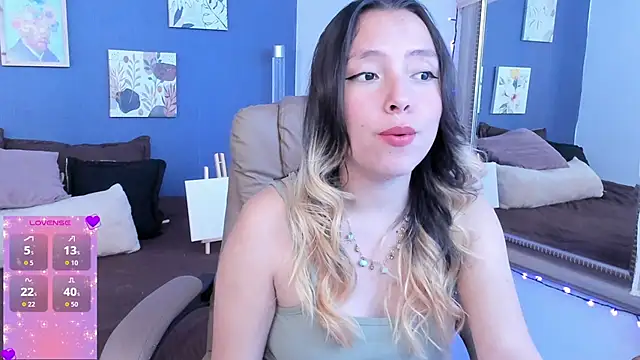 Snapshot of SophieMillan1 chatting on 11/26/25, 02:51 SophieMillan1 online show from 11/26/25, 02:51