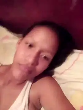 Snapshot of rachelbunny_and_kevin chatting on 02/07/26, 06:22 rachelbunny and kevin online show from 02/07/26, 06:22