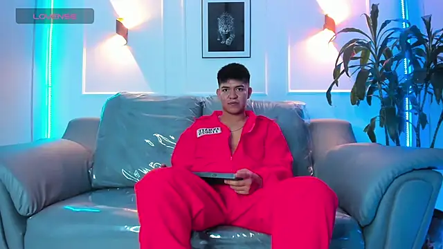 Paul 27  online show from 11/28/25, 02:58