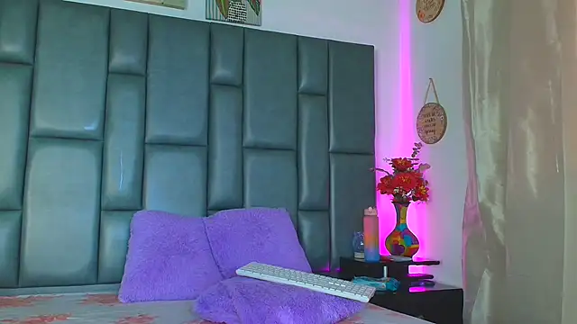 Snapshot of TashaNaughty4u chatting on 02/07/26, 12:53 TashaNaughty4u online show from 02/07/26, 12:53