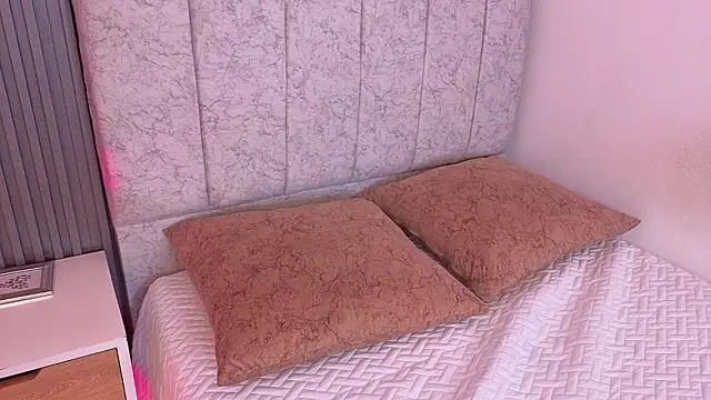 Snapshot of Kattie_sweet1 chatting on 02/20/26, 01:11 Kattie sweet1 online show from 02/20/26, 01:11