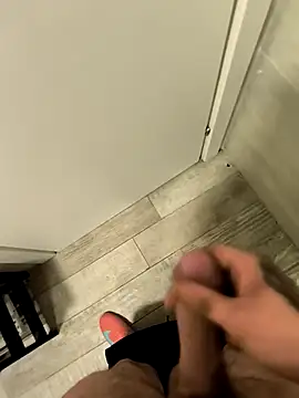 Snapshot of Razvan696969 chatting on 03/01/26, 01:57 Razvan696969 online show from 03/01/26, 01:57