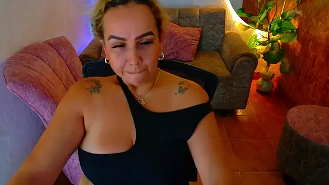 Aunty milf online show from 04/01/26, 07:11