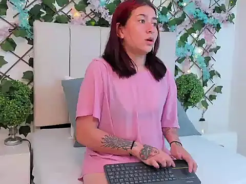 CharlotteBlossom online show from 11/29/25, 08:01