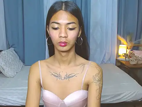 Snapshot of SamaraMillers chatting on 12/16/25, 03:39 SamaraMillers online show from 12/16/25, 03:39