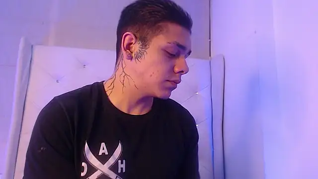 Noah and kim69 online show from 01/15/26, 04:06