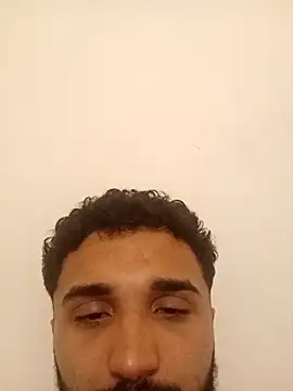 Snapshot of elgasmii chatting on 05/31/26, 11:17 elgasmii online show from 05/31/26, 11:17