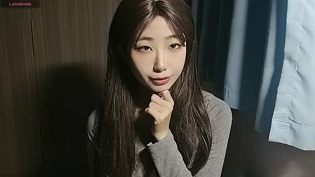 Yyoo-99 online show from 12/01/25, 10:04