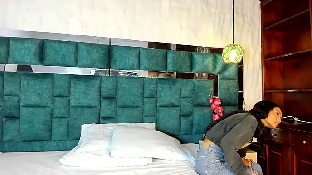  bonnyandclyde online show from 02/02/26, 01:10