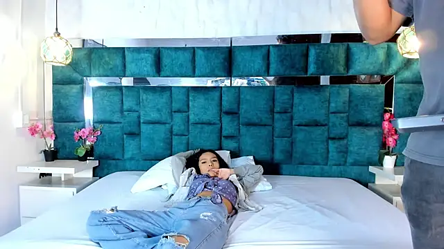  bonnyandclyde online show from 04/23/26, 01:02