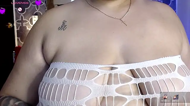 AdeleCruzz online show from 12/18/25, 10:27