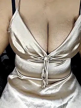 Curvy Pooja online show from 04/07/26, 07:20