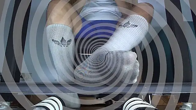 Snapshot of Alphacashmaster777 chatting on 12/16/25, 02:22 Alphacashmaster777 online show from 12/16/25, 02:22