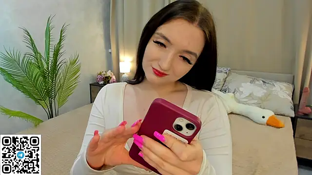 Snapshot of Lesley_Wings chatting on 12/05/25, 04:10 Lesley Wings online show from 12/05/25, 04:10