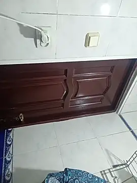 Snapshot of Chik03 chatting on 12/14/25, 10:03 Chik03 online show from 12/14/25, 10:03