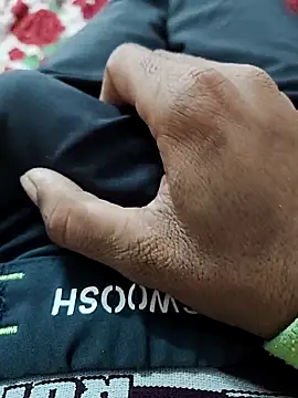 Snapshot of bigdick2299 chatting on 12/14/25, 09:25 bigdick2299 online show from 12/14/25, 09:25