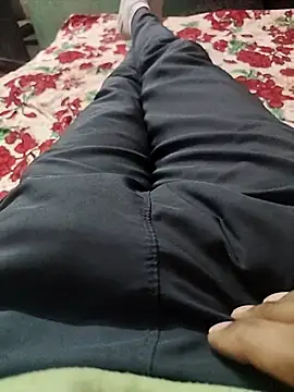 Snapshot of bigdick2299 chatting on 12/16/25, 03:06 bigdick2299 online show from 12/16/25, 03:06