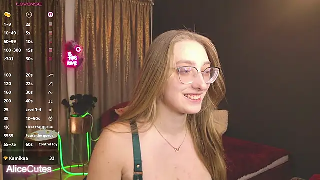 AliceCutes online show from 02/10/26, 12:31