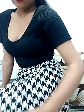 Triptii 0 online show from 12/19/25, 02:35