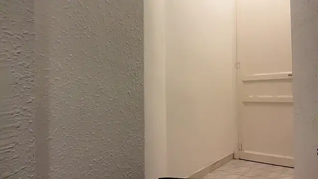 esleider12 online show from 12/22/25, 03:09