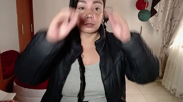 vivian-milf online show from 12/04/25, 12:36