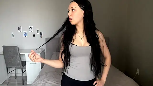 BabyEmi online show from 11/28/25, 09:12