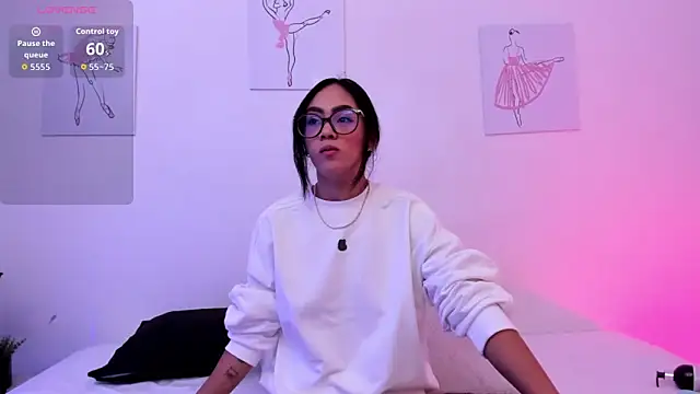 Klohewilliams  online show from 12/20/25, 12:34