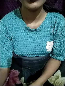 RASHMI SHARMA9 online show from 12/18/25, 10:32