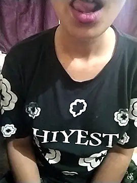 RASHMI SHARMA9 online show from 04/27/26, 06:55