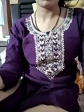 Snapshot of RASHMI_SHARMA9 chatting on 06/25/26, 11:04 RASHMI SHARMA9 online show from 06/25/26, 11:04
