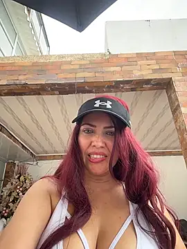 IsaSantoDomingo online show from 12/03/25, 02:37