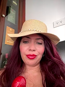 IsaSantoDomingo online show from 12/18/25, 04:35