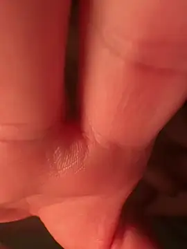 Snapshot of powq05 chatting on 11/26/25, 09:05 powq05 online show from 11/26/25, 09:05