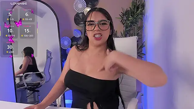 luna cute   online show from 03/31/26, 09:04