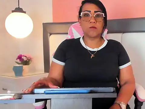 KarolWest  online show from 12/16/25, 11:59