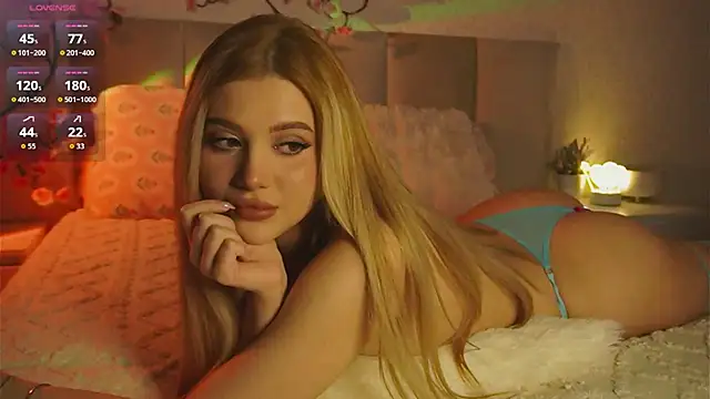 Snapshot of StripKelly chatting on 02/12/26, 09:21 StripKelly online show from 02/12/26, 09:21