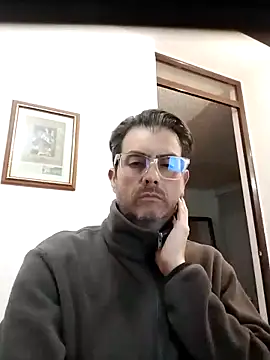 Snapshot of Fuegosutil chatting on 11/27/25, 11:29 Fuegosutil online show from 11/27/25, 11:29