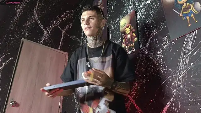 Paulo 527 online show from 12/17/25, 05:35