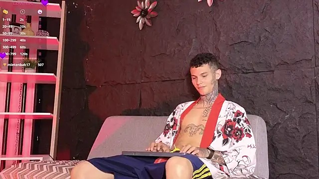 Paulo 527 online show from 12/22/25, 08:50