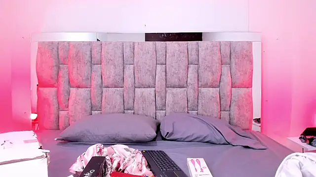 ZafiraNavarro online show from 03/04/26, 08:15