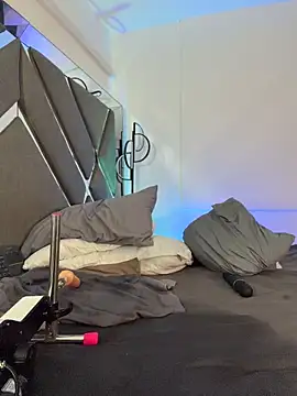 ZafiraNavarro online show from 04/18/26, 07:07