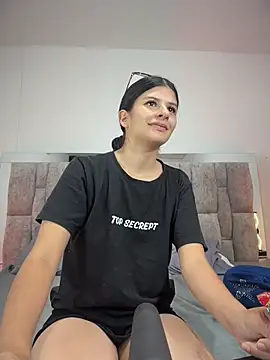 ZafiraNavarro online show from 05/13/26, 06:49