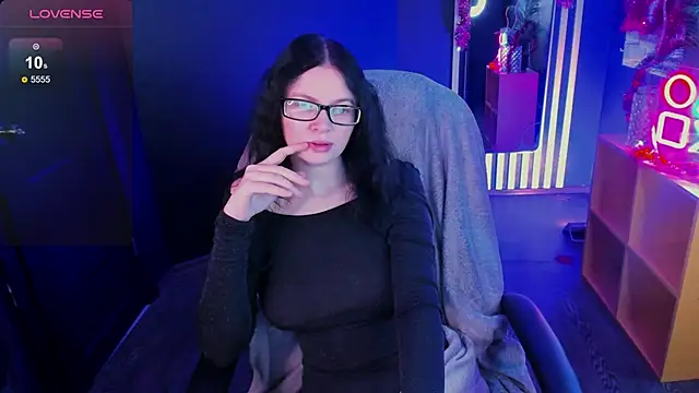 Snapshot of Lisa_Nerdy chatting on 12/15/25, 10:19 Lisa Nerdy online show from 12/15/25, 10:19