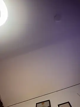 Snapshot of Laurabuu_ chatting on 12/03/25, 03:47 Laurabuu online show from 12/03/25, 03:47